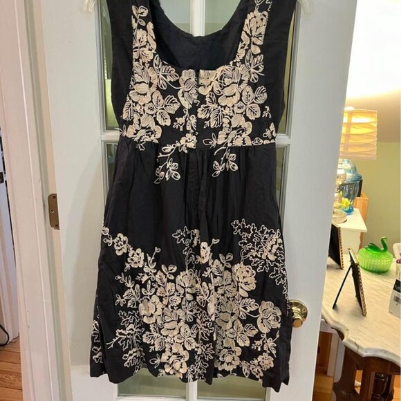 J Crew Mirabel Gray Cream Embroidered Floral Dress SZ 2 Pockets Garden Party - Picture 7 of 9